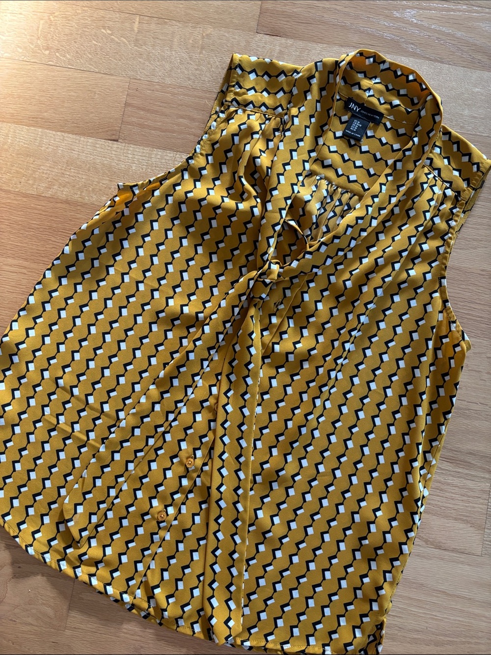 JNY med sleeveless blouse button down w/tie